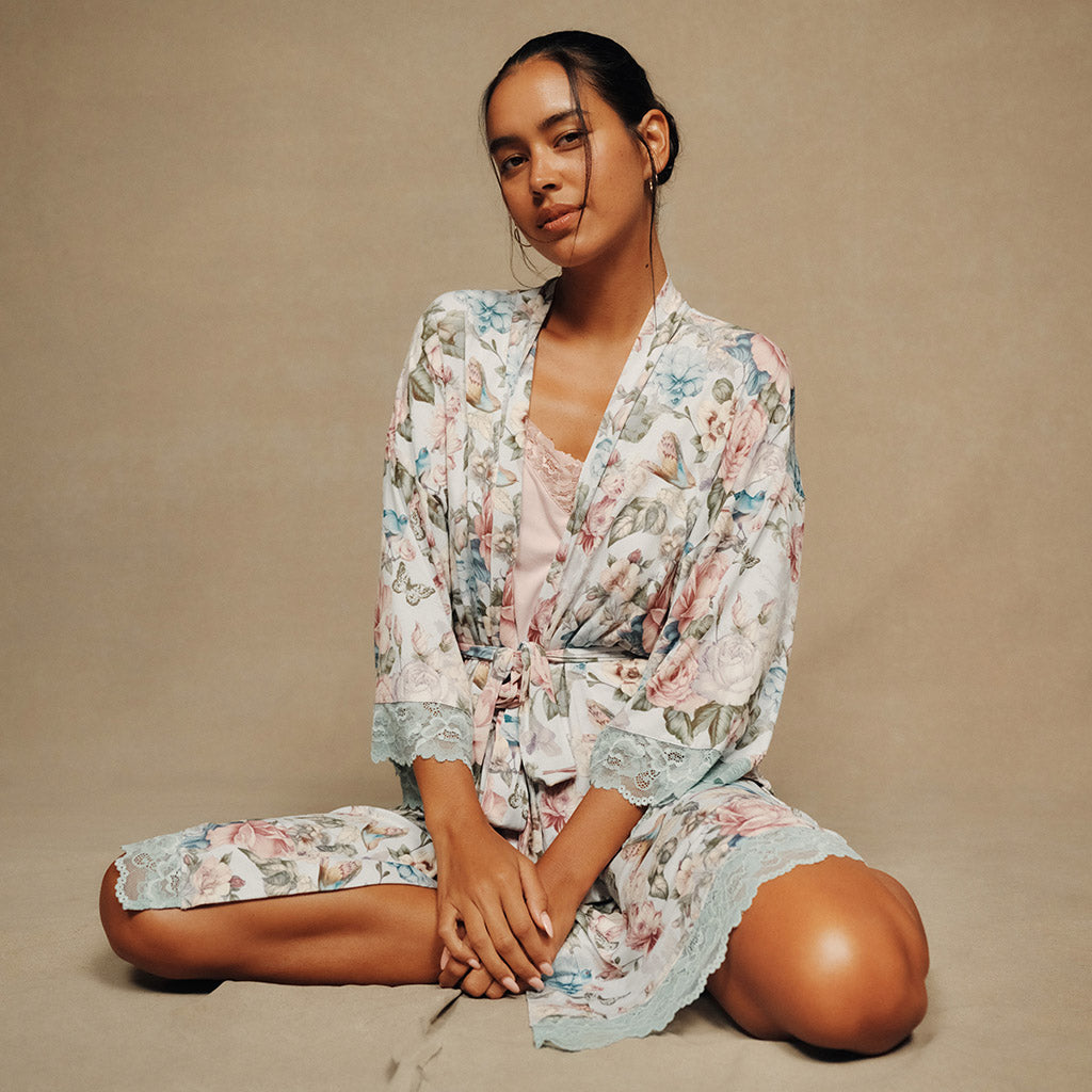 Amarantha Women's Lace Robe