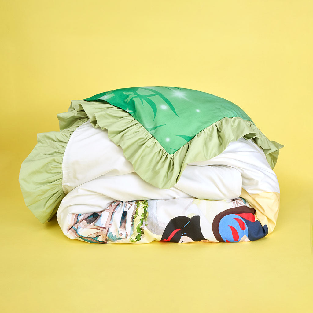 Disney Princess Snow White Reversible Ruffled Duvet Cover