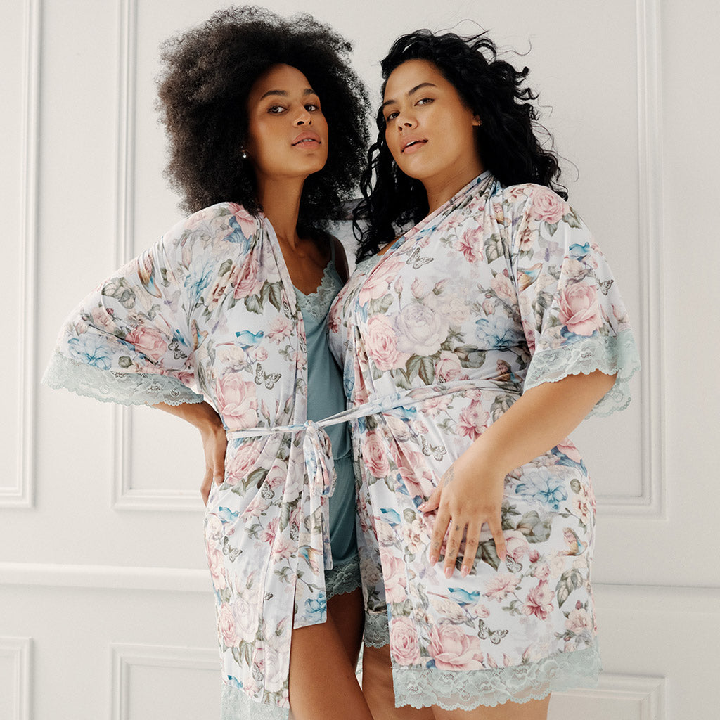 Amarantha Women's Lace Robe